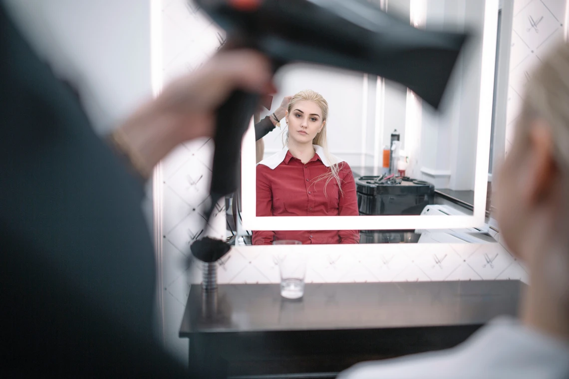 Обучение начинающих парикмахеров в салонах